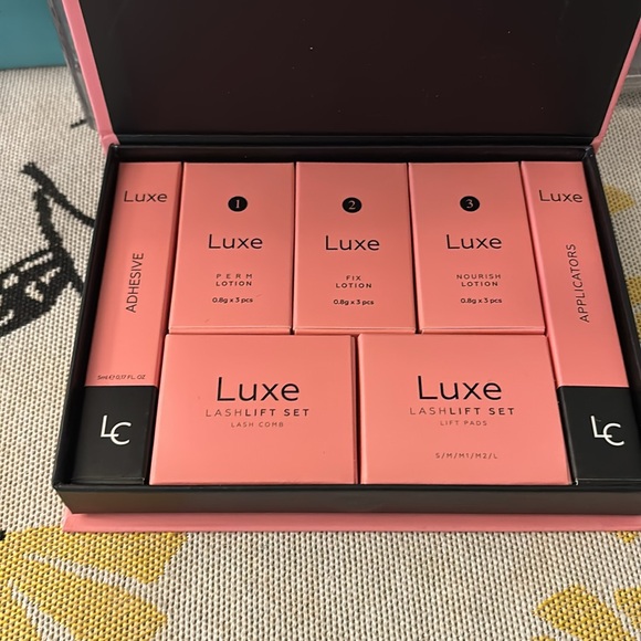 Luxe cosmetics lash lift complete set with extra refills NEVER USED - Picture 2 of 6